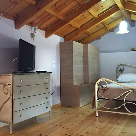 Maria Kythera Nyaraló